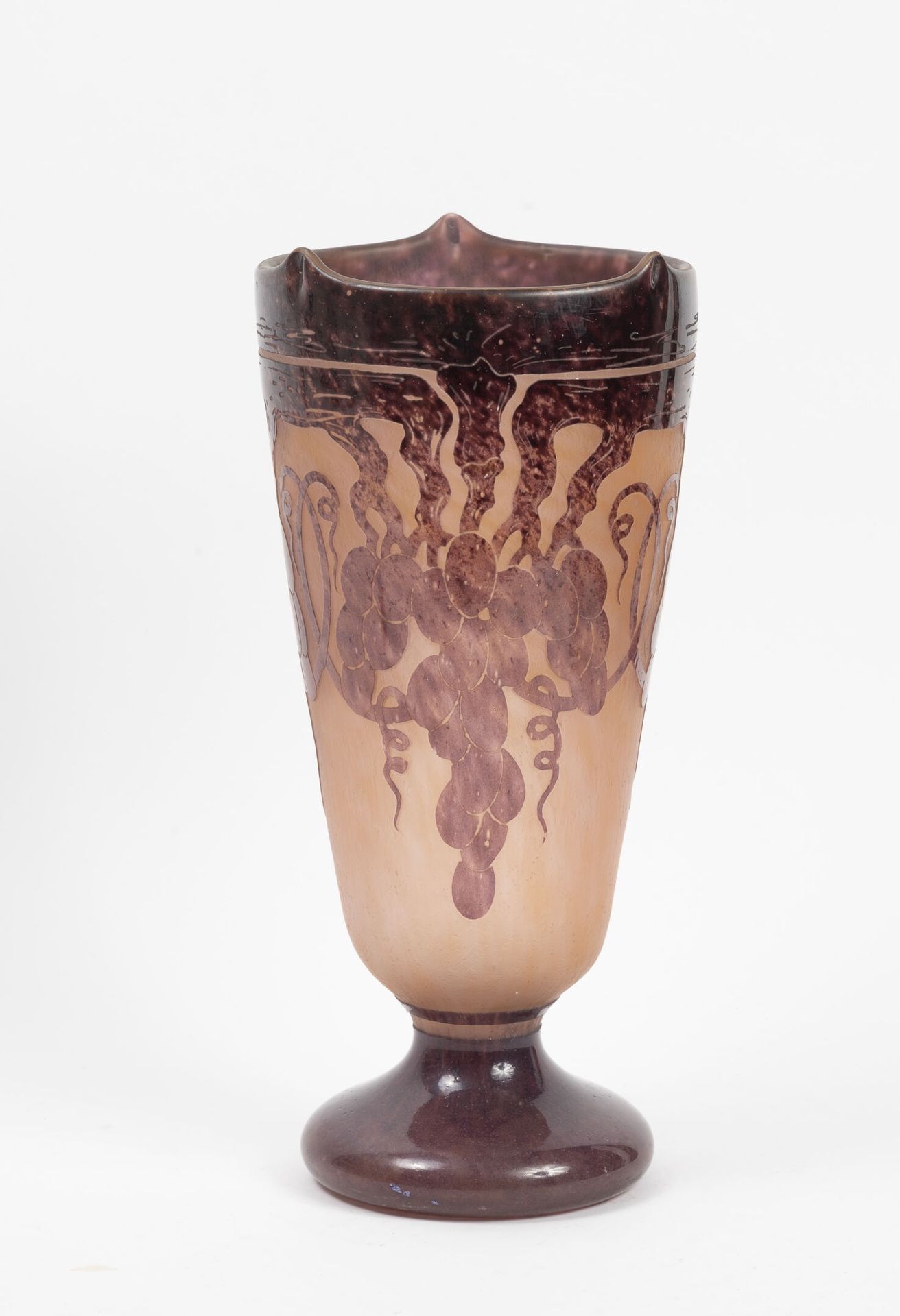 LE VERRE FRANÇAIS Flared vase on pedestal, wide neck with three stretched points&hellip;