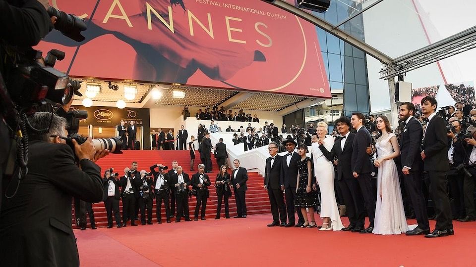 Soirée pour deux personnes au Festival de Cannes 2023 En vísperas de su 76ª edic&hellip;