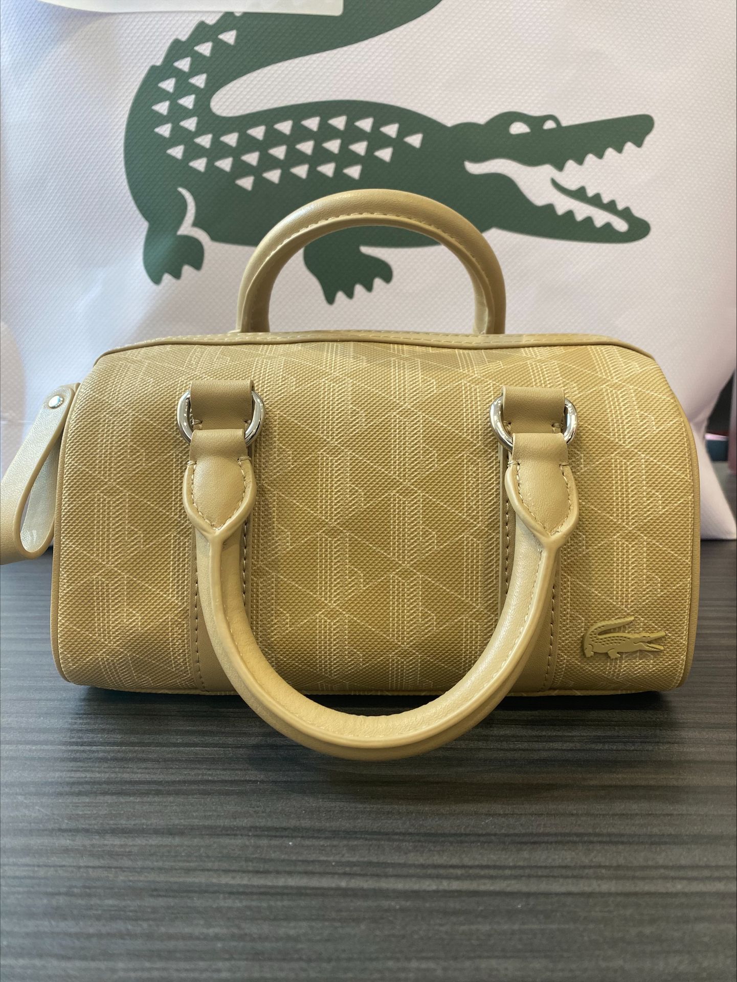 Lot Lacoste : Sac à main, portefeuille, Sac Description : Collection 2023 Lacost&hellip;