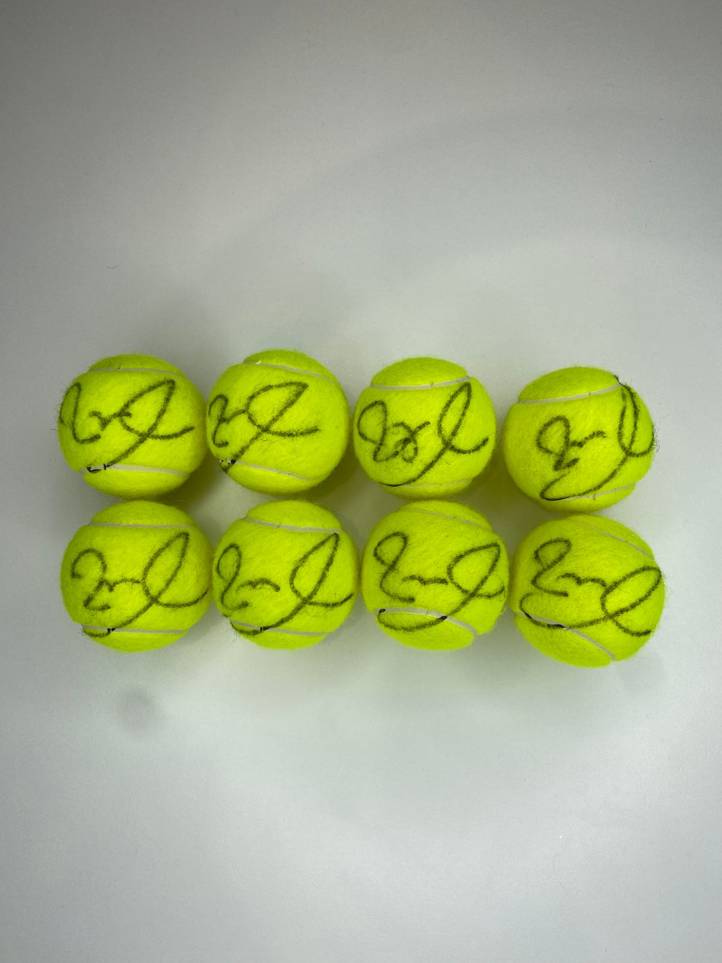Balles de Tennis signé Vénus Williams Tennis balls signed Venus Williams