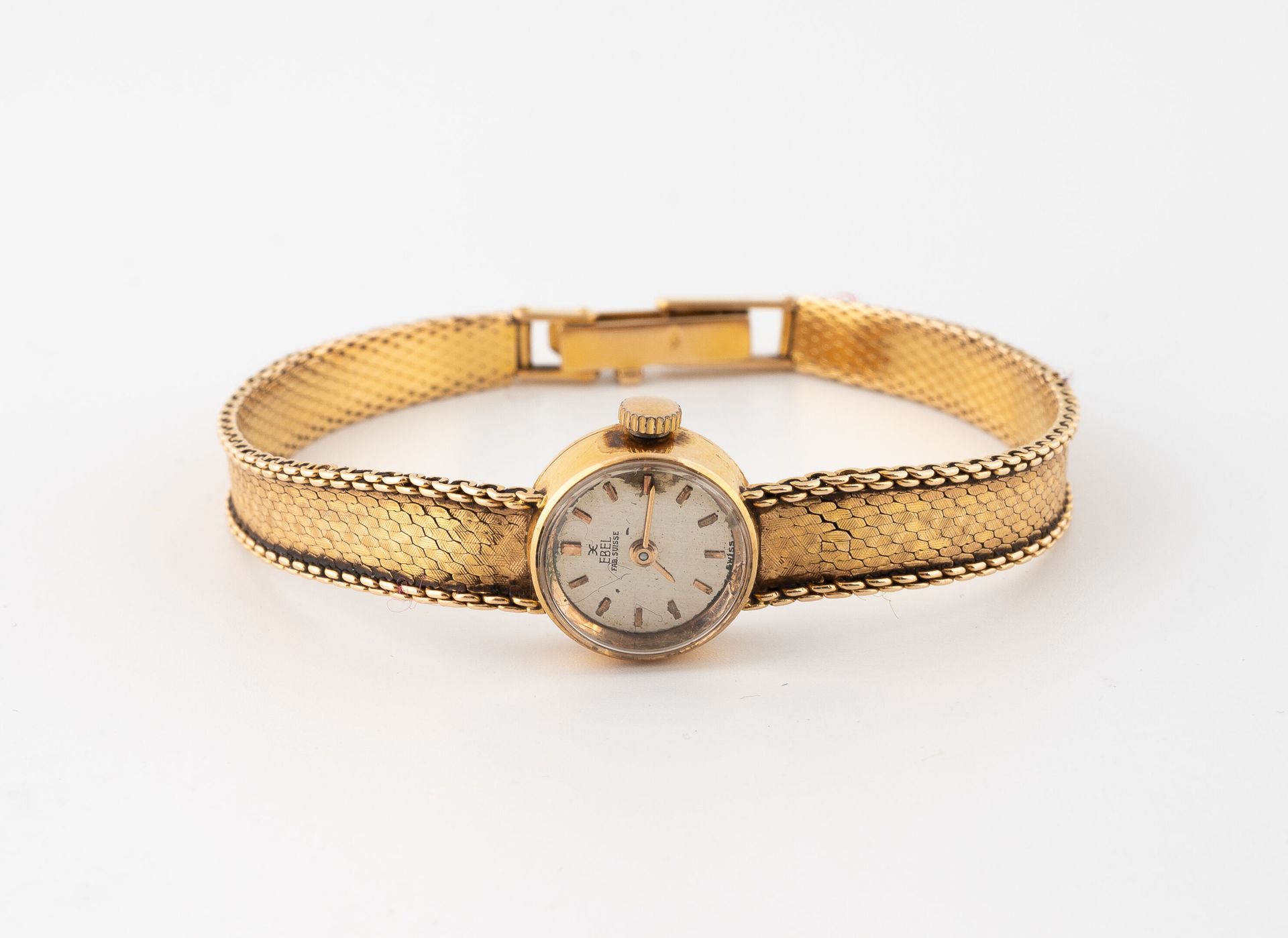 EBEL Small yellow gold (750) lady's wristwatch. 
Round case. Clipped back.
Silve&hellip;