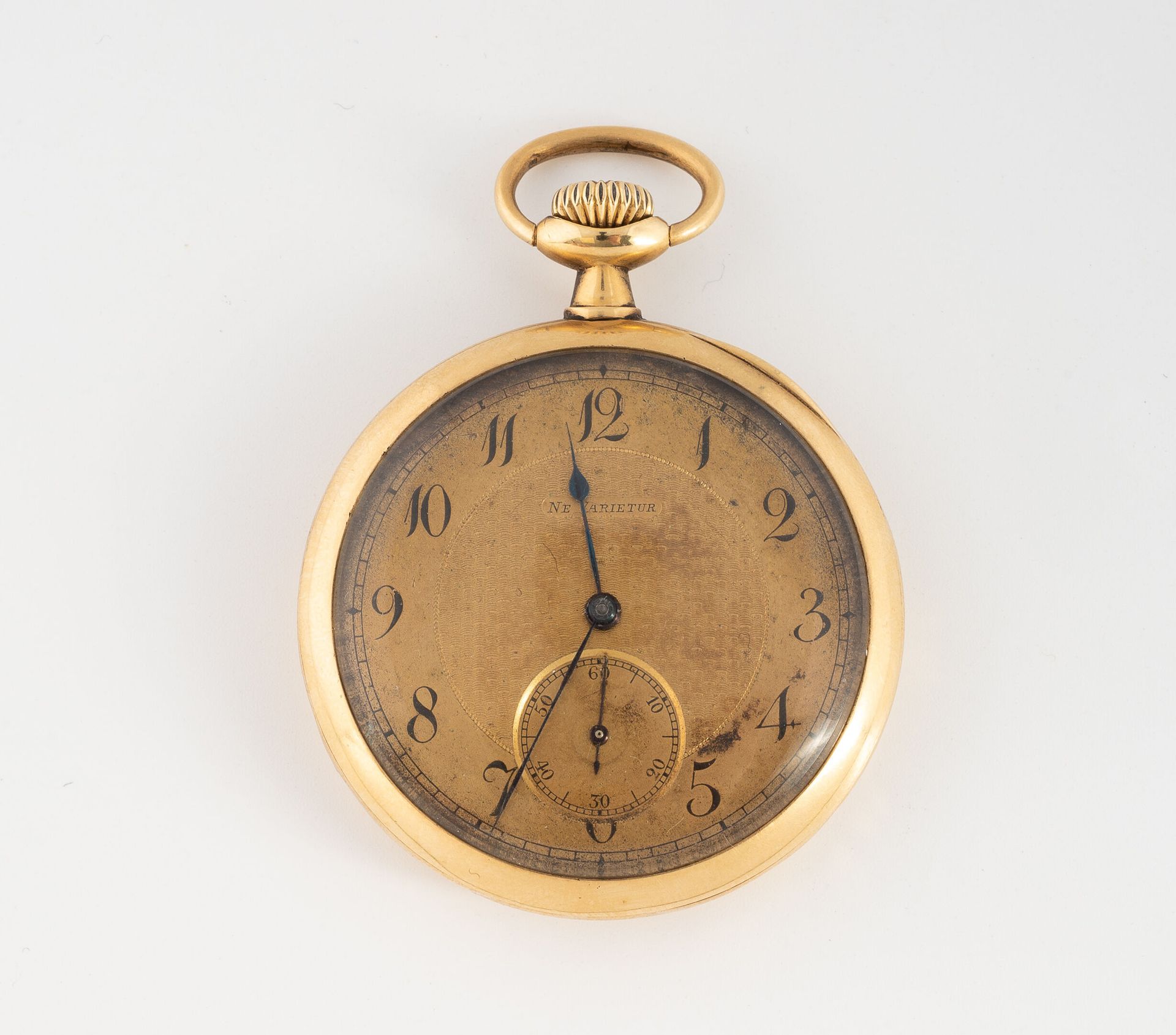NE VARIETUR Reloj de bolsillo de oro amarillo (750).
Tapa trasera lisa. 
Esfera &hellip;
