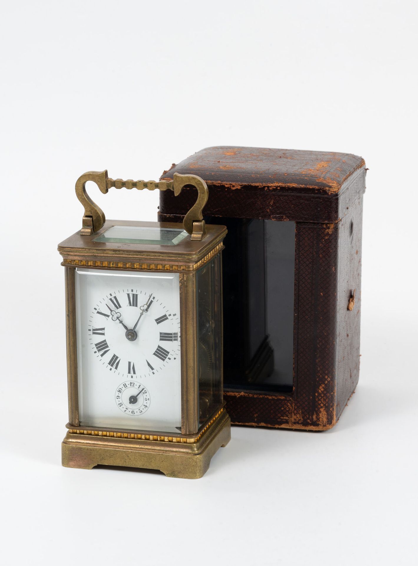 Null Officer's alarm clock in gilded brass.
Rectangular cage with rounded glass &hellip;