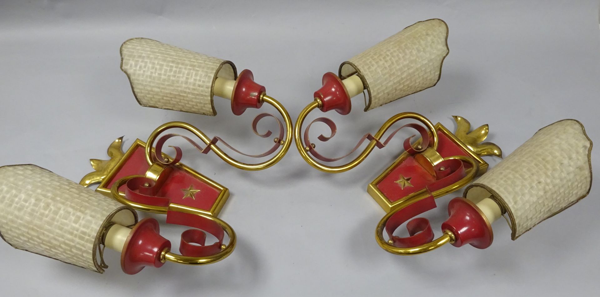 Null Pair of sconces in red and gold lacquered metal, with two arms of light. 
W&hellip;