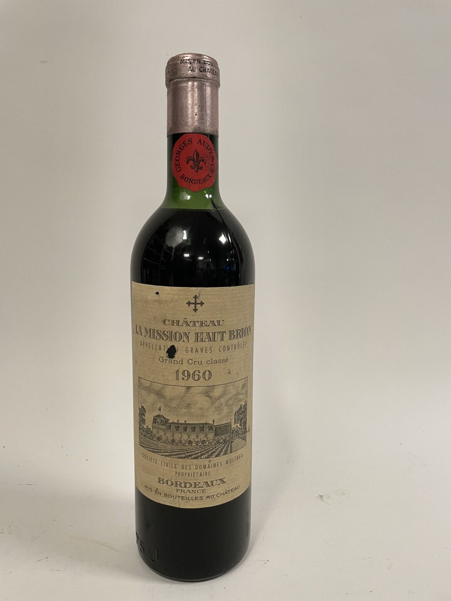 CHÂTEAU LA MISSION HAUT-BRION 1 bouteille, 1960.
GC Graves.
Niveau haute épaule.&hellip;