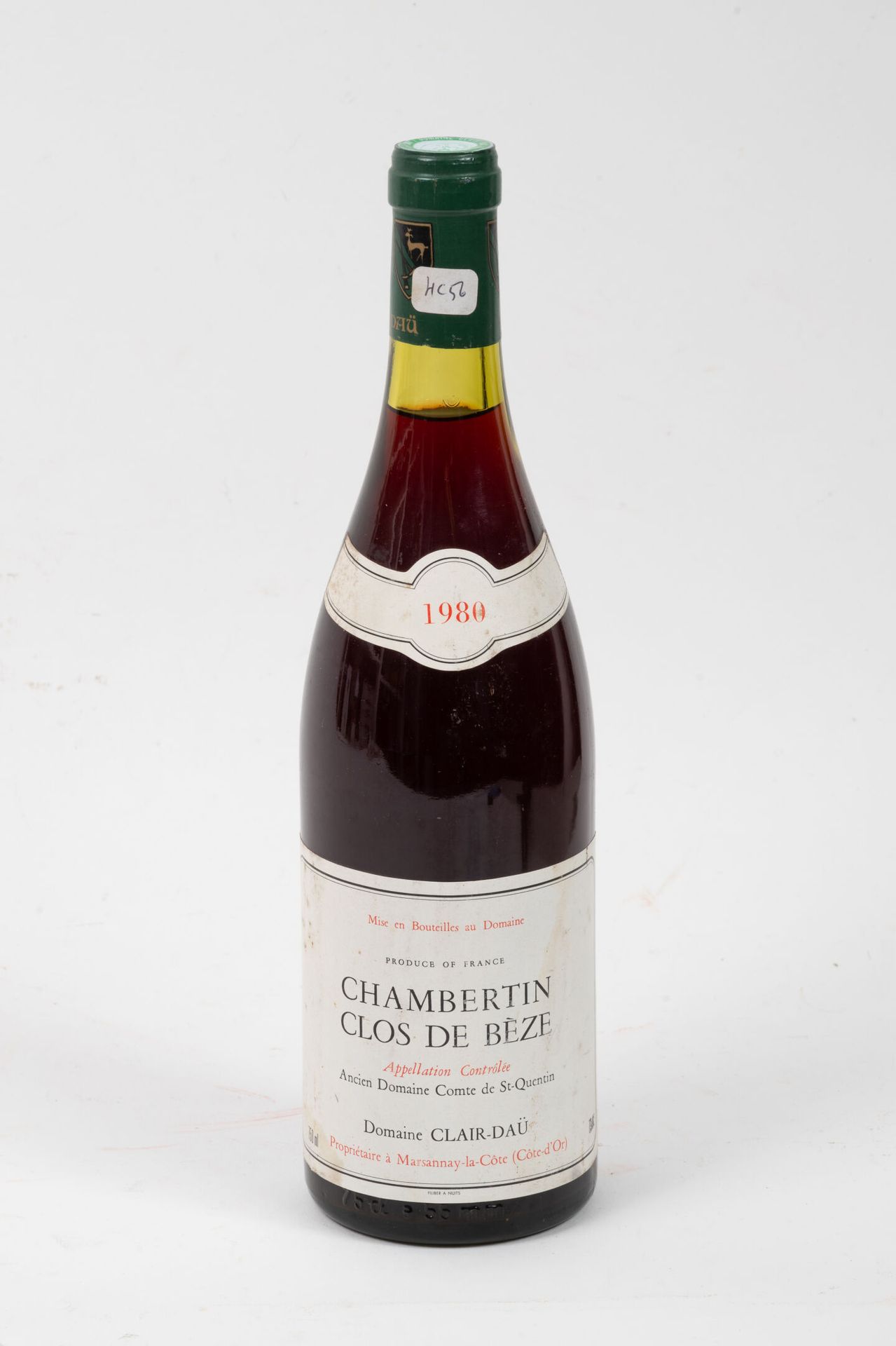 CHAMBERTIN CLOS DE BEZE 1 bouteille, 1980.
Domaine Clair-Daü.
Niveau 1,8 cm.
Tac&hellip;