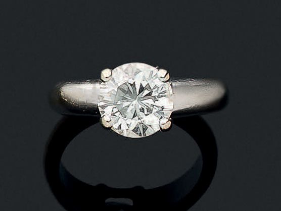 Null Bague solitaire en or gris (750) ornée d'un diamant taille brillant en sert&hellip;