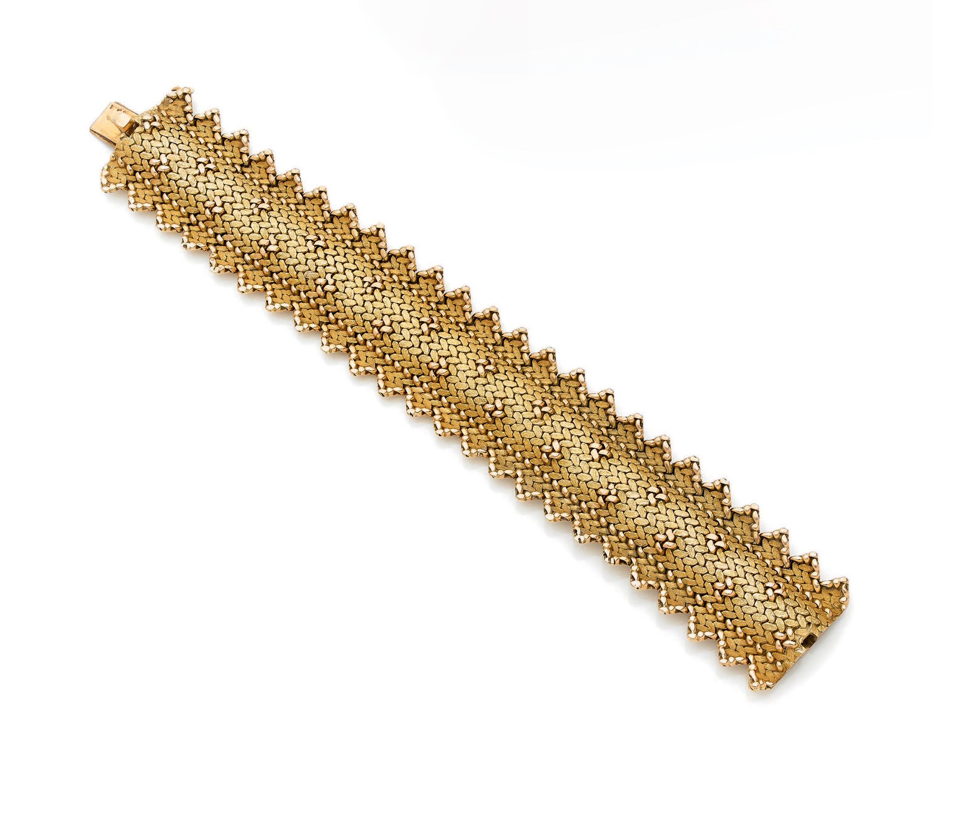 Georges LENFANT pour KIRBY BEARD Beau bracelet ruban en or jaune (750) à maille &hellip;