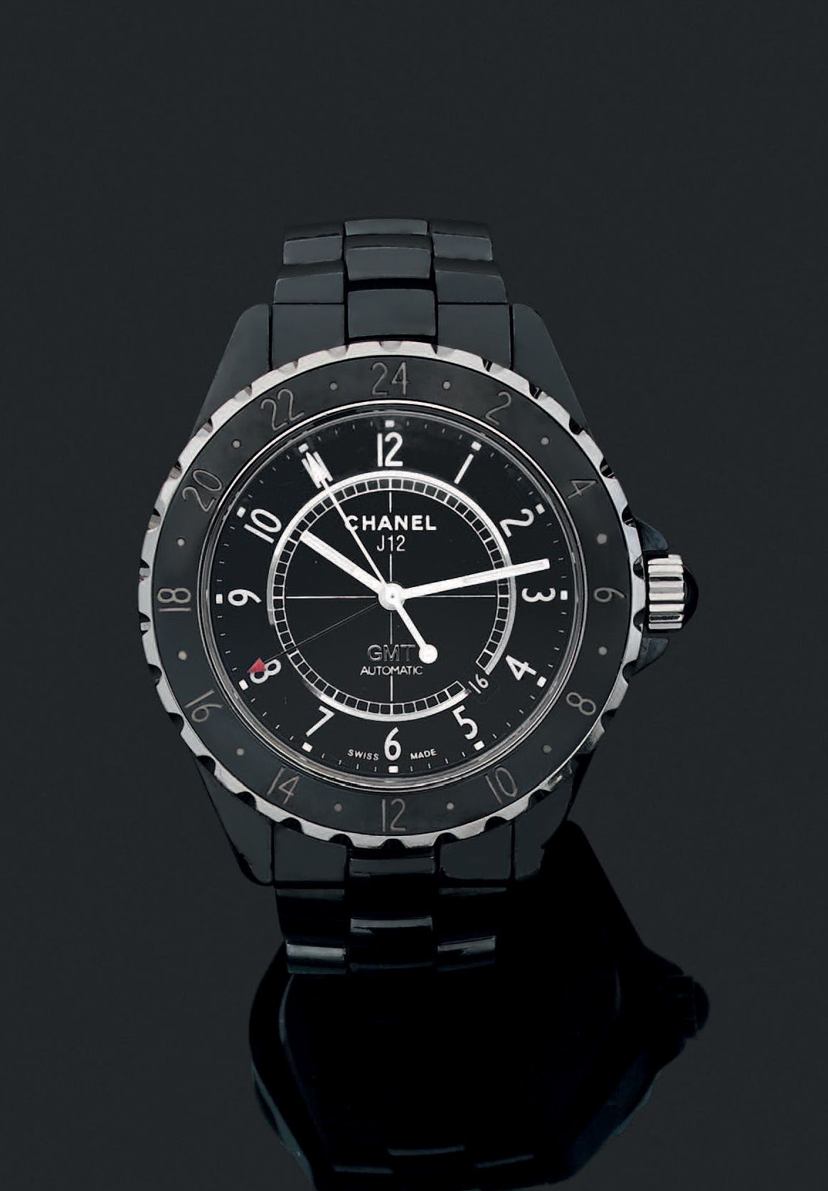 CHANEL, J12 GMT Belle montre bracelet d'homme en céramique noire et acier, grand&hellip;