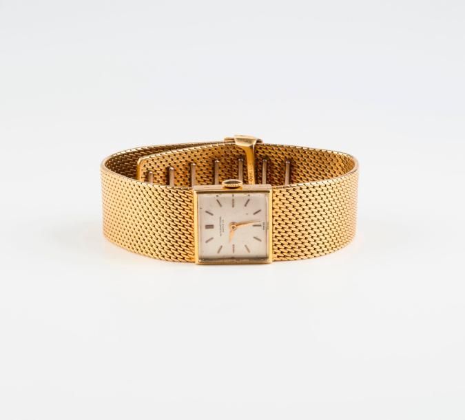 INTERNATIONAL WATCH C° 

Montre bracelet de dame en or jaune (750). 

Boîtier ca&hellip;
