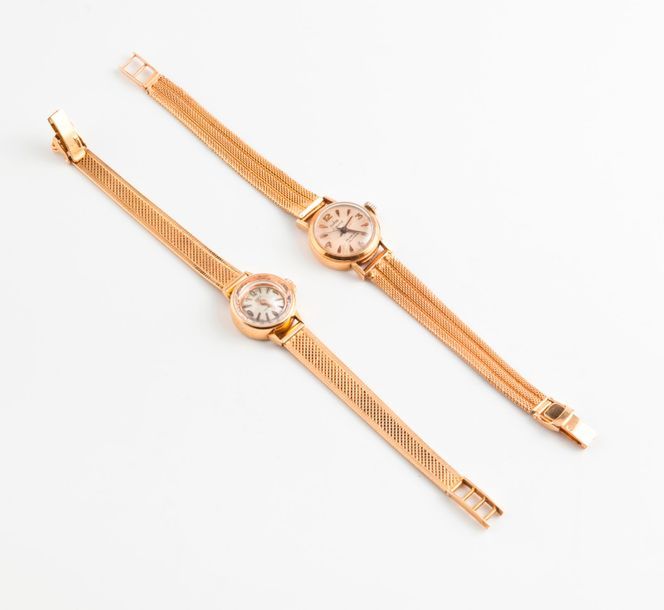 Null Deux montres bracelets de dame en or jaune (750) :

- EVANA 

Boîtier rond.&hellip;
