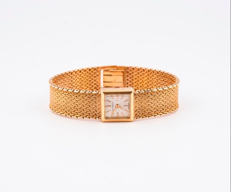 JAEGER LECOULTRE 

Montre bracelet de dame en or jaune (750) 

Boîtier carré. 

&hellip;