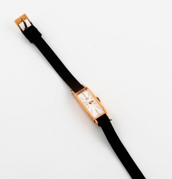 DREFFA, Genève 

Montre bracelet de dame. 

Boîtier rectangulaire en or jaune (7&hellip;