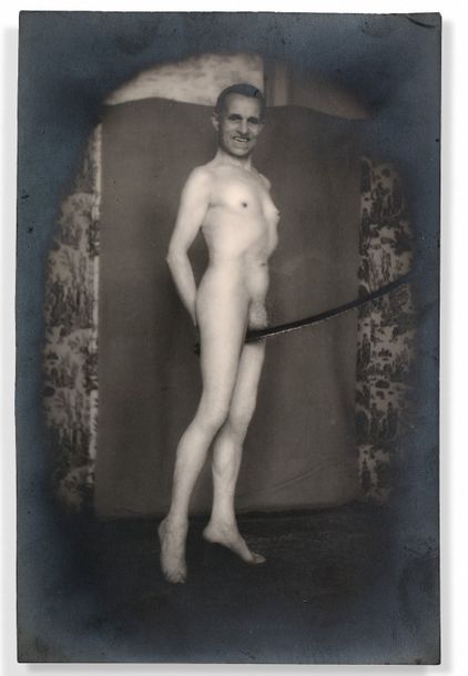 PIERRE MOLINIER (1900-1976) 

L'homme au sabre, circa 1960.

Tirage argentique d&hellip;