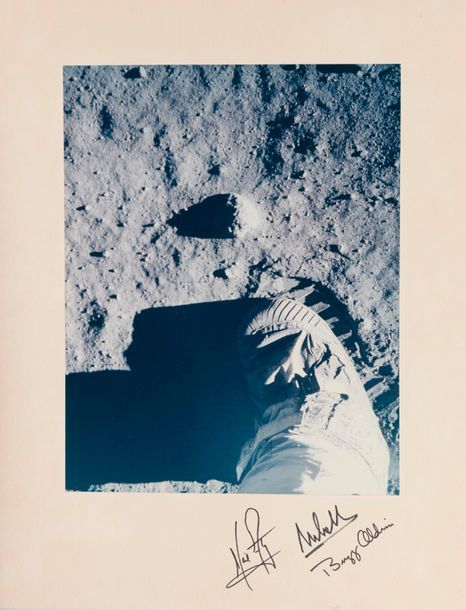 Null NASA 

Photographie du pied de Buzz ldrin sur la lune lors de la mission Ap&hellip;