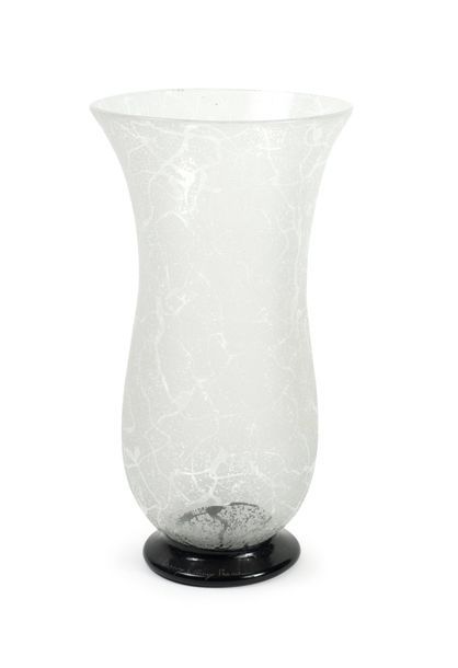 DAUM NANCY FRANCE Important vase de forme balustre évasé sur piédouche.
Epreuve &hellip;