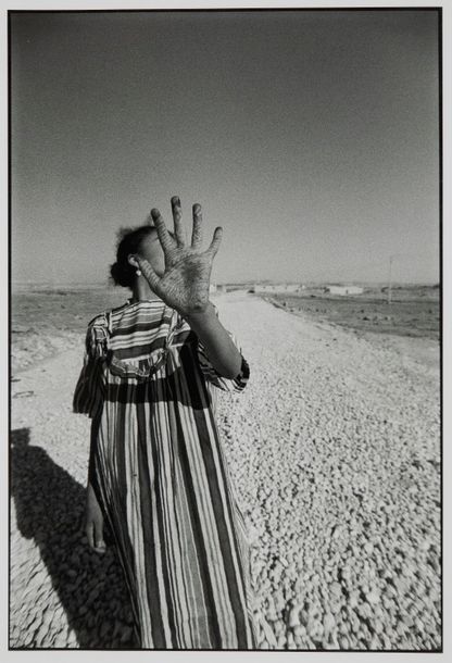 Ahmed MOKHTAR (1961) 

Sans titre, 2000. 

Tirage en noir et blanc. 

Signé et d&hellip;