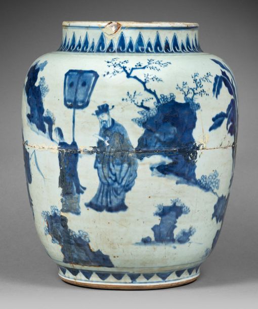 CHINE - PÉRIODE TRANSITION, XVIIE SIÈCLE 
Porcelain jar decorated in blue under &hellip;