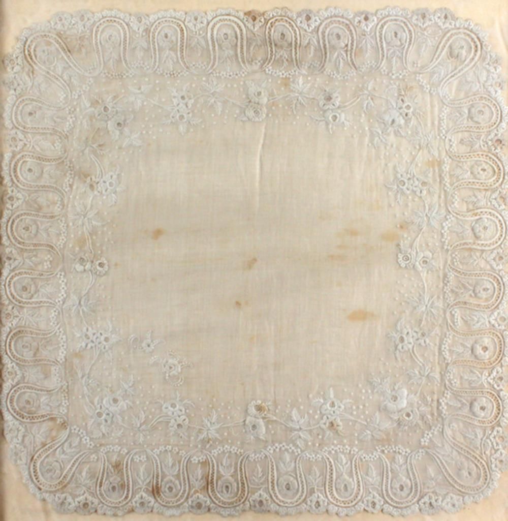 Taschentuch provenant de la propriété de la famille du tsar russe Romanov, (vers&hellip;