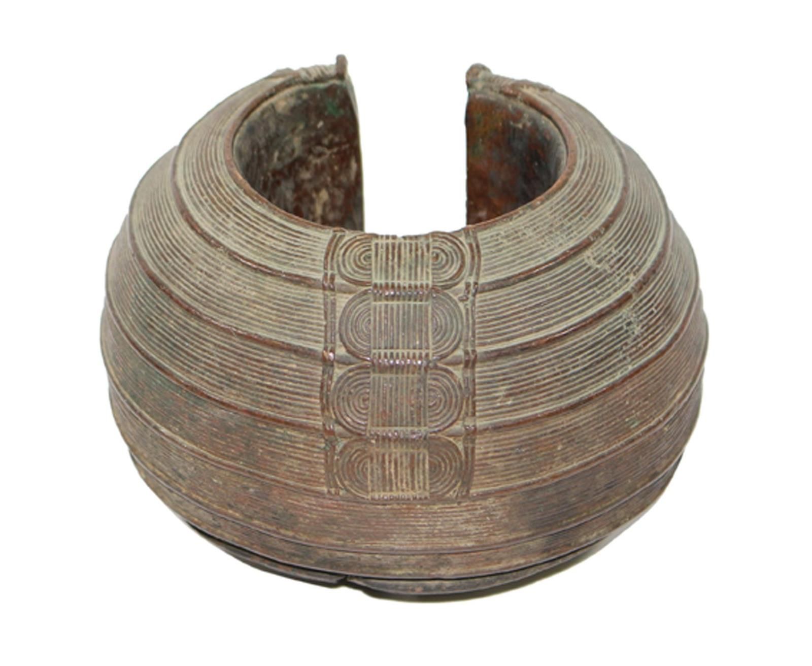Großer Fußreif probably Senegal. Antique hoop or manilla, primitive money. Bronz&hellip;