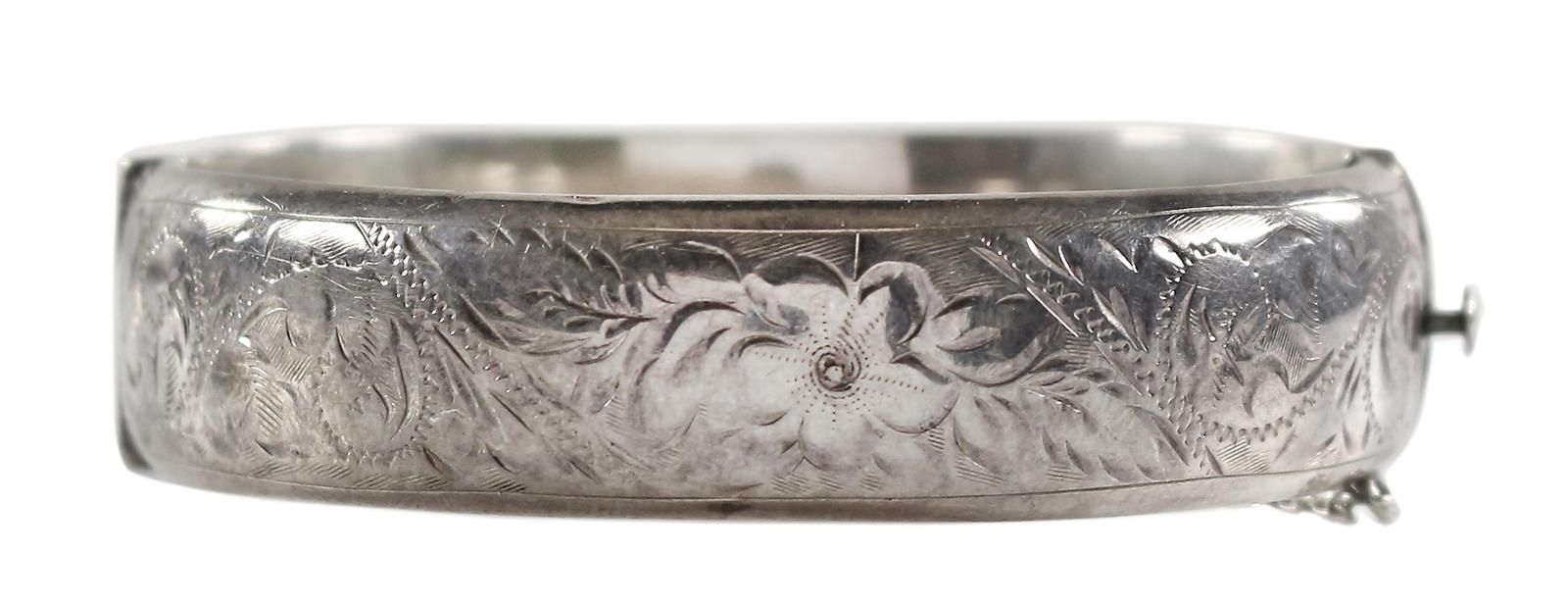 Birmingham Jugendstilreif 925纯银。Master S.P.S & Co.1913年的字母O。 精心雕刻的银箍。6.5 x 6.2 x&hellip;