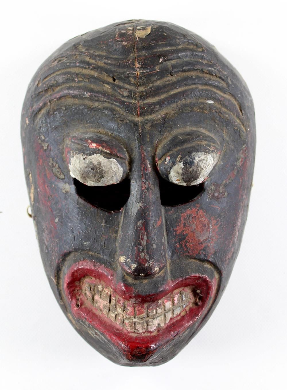 Maske. Kolam-Maske. Holz. Farbig gefasst. Wohl 19. Jhdt. 27,4 x 17,5 cm. R