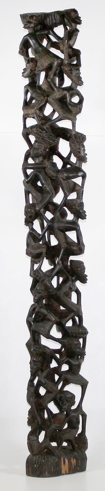 Makonde Lebensbaum Árbol de los antepasados de muchas figuras hecho de ébano. Gr&hellip;