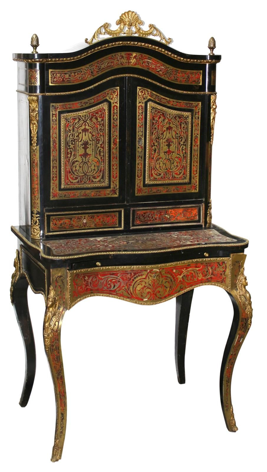 Boulle Schreibtisch 19世纪的书桌，有丰富的镶嵌工艺。许多抽屉。镶嵌的黄铜部分丢失。镶嵌工艺不完整。要休息。状况。按原样买的。约164 x &hellip;