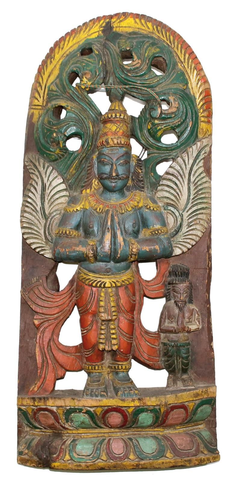 Holzpanel Indien. 拱形壁画，木材，彩色。可能是描绘毗湿奴双手合十、张开翅膀的迦楼罗的形象。62 x 28厘米。背面的修理。可能是19世纪的印度&hellip;