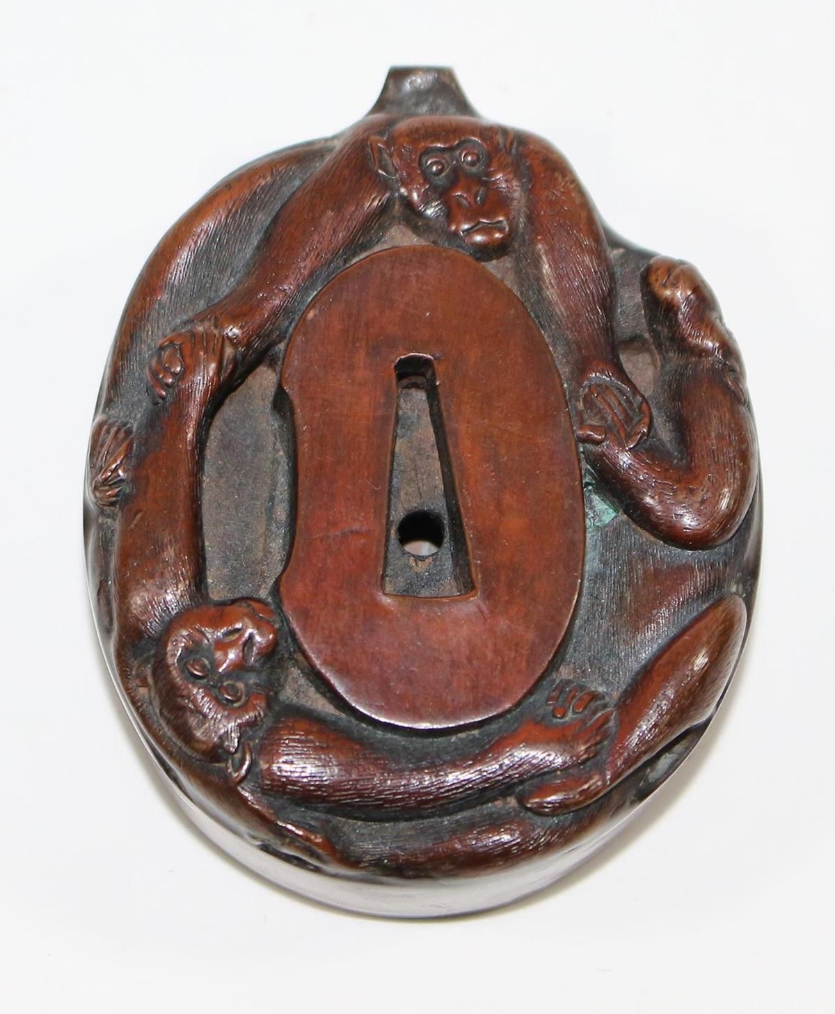 Tsuba als Öllampe Japon période Meiji. Petit récipient probablement pour l'encen&hellip;