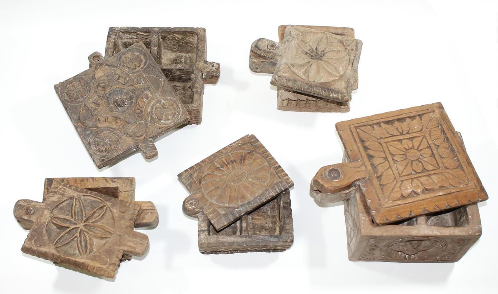 Indien, Ostasien. Colección de más de 20 objetos de madera. Objetos rituales, ta&hellip;