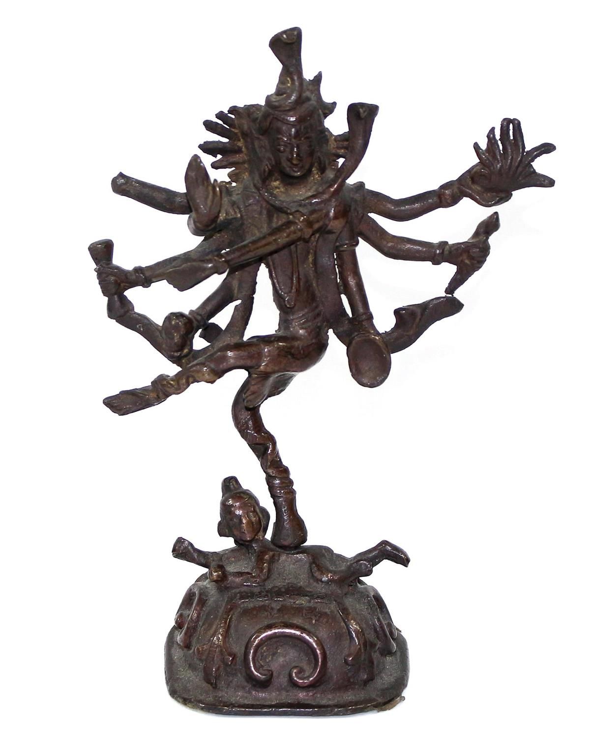 Shiva Nataraja. 跳舞的湿婆青铜像。站在恶魔Apasmarapurusha身上。可能是印度的青铜器，19世纪，17.5厘米 D