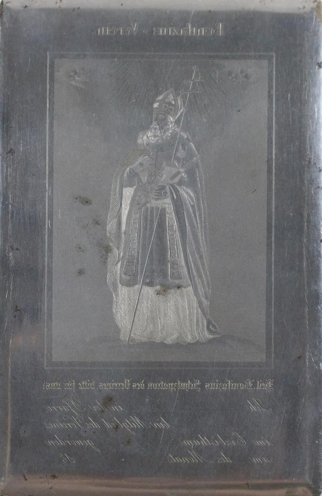 Hl. Bonifazius. 描绘圣人身穿主教袍，带着他的属性站在那里。钢雕。9 x 6,3厘米。在博尼法齐斯协会的原始钢板上，为会员证书。15 x 9,8 &hellip;