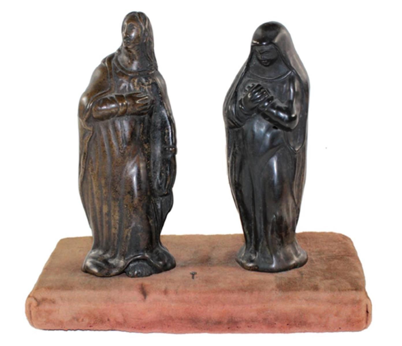 Fränkische Bronzen 2座晚期哥特式的玛丽和使徒约翰的雕塑。1500年左右，高度：均为约16厘米。- 基座上的雕塑，可能最初来自哥特式教堂的吊灯&hellip;