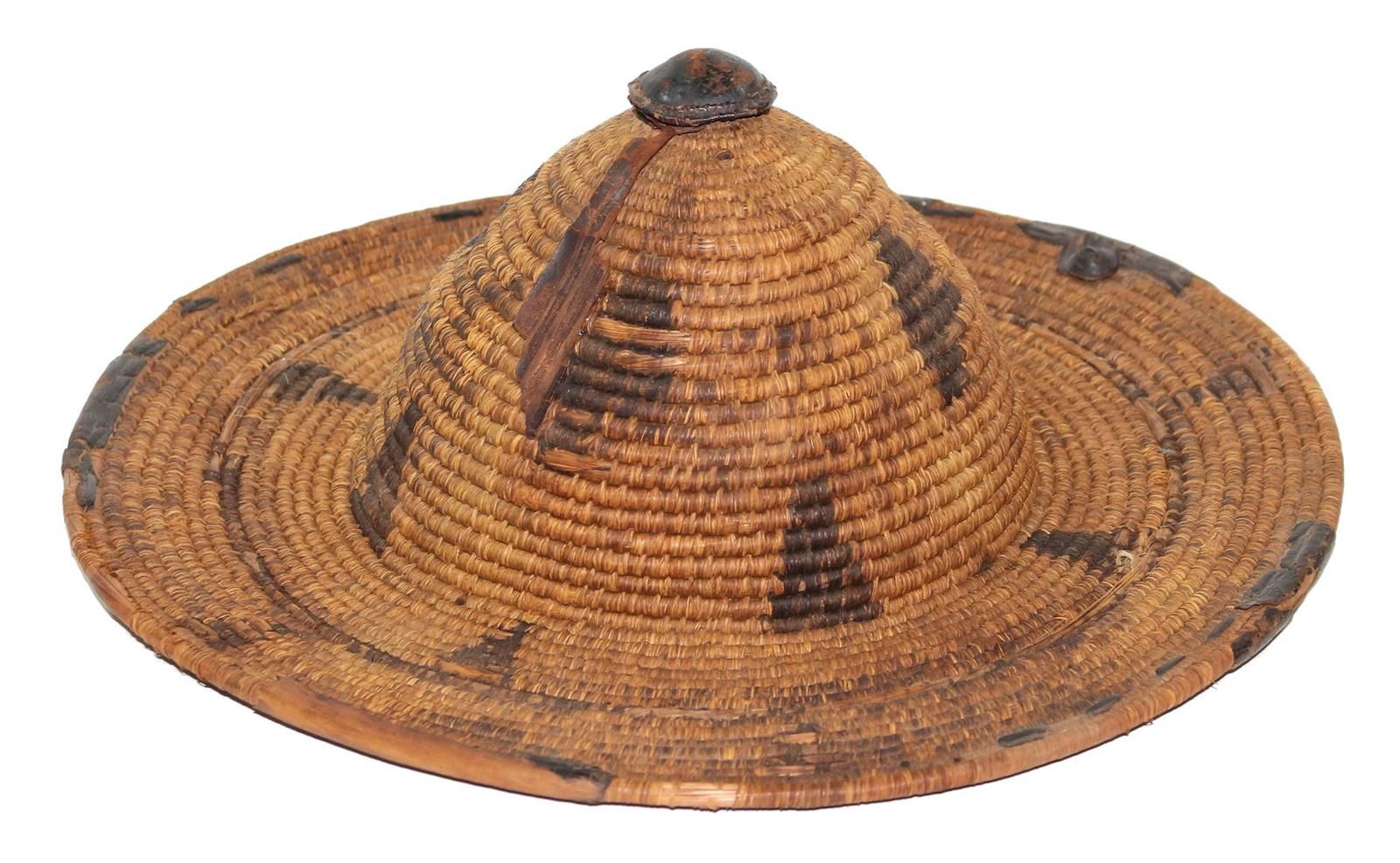 Kolonialzeit Basthut. Bell-shaped bas hat with brim probably 19th century. Remai&hellip;