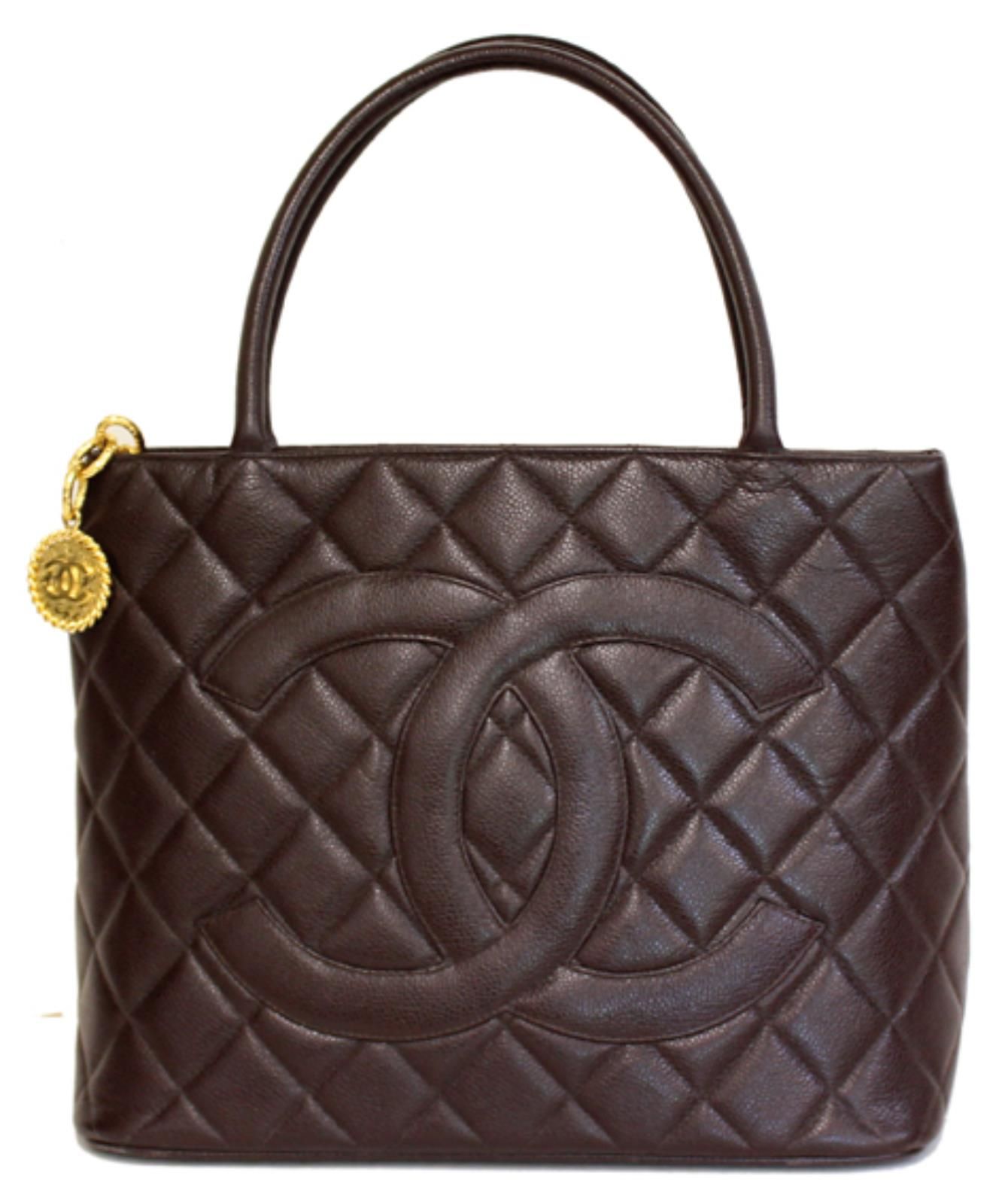CHANEL. Chanel, Rue Cambon Shopping Bag aus braunem, gestepptem Kaviarleder, Rei&hellip;