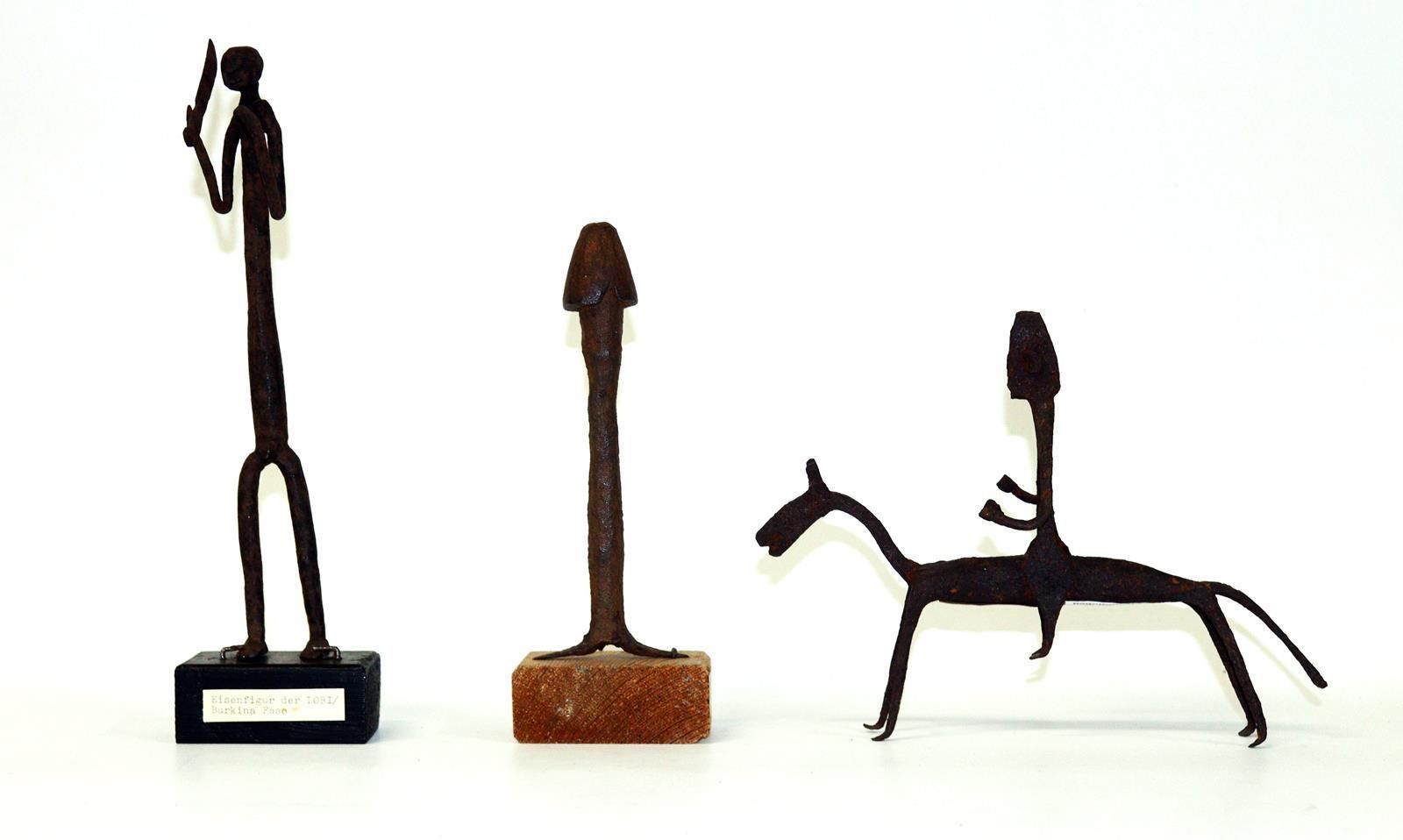 Ritual Penis the Fon/Ghana. Iron. Mounted on a wooden base. H: 18 cm. Including:&hellip;
