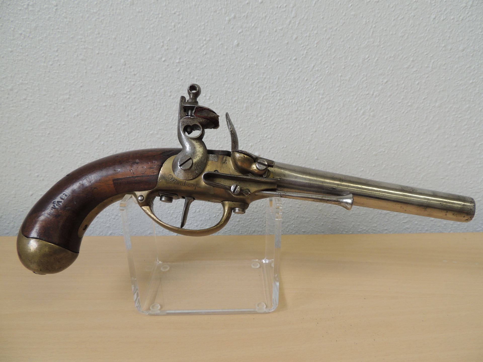 Null Pistolet d'arçon à silex, modèle 1777 1er type. Canon rond de 19 cm, calibr&hellip;
