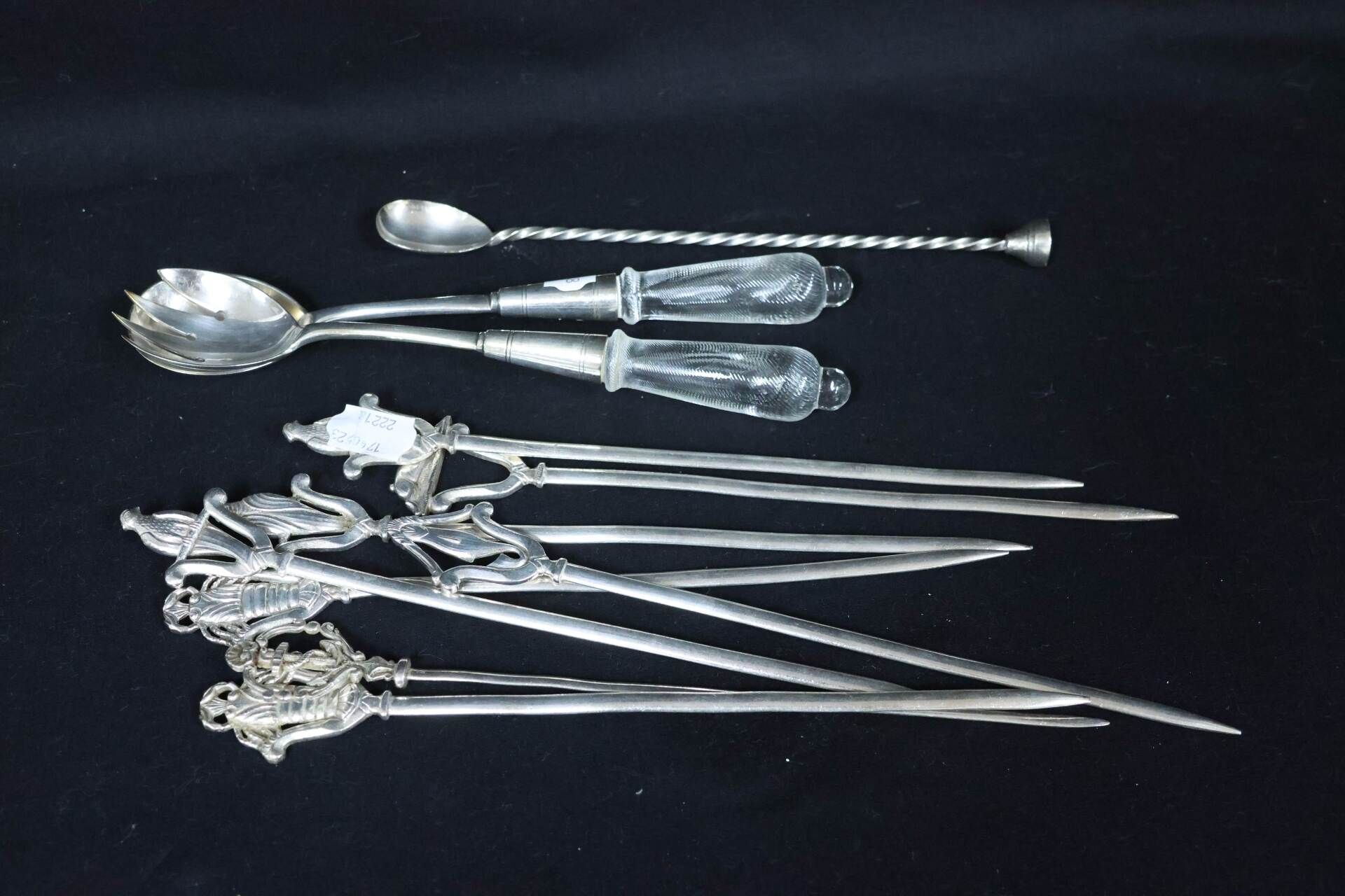Null Suite of 8 silver-plated bronze picks from the late 19th century + a salad &hellip;