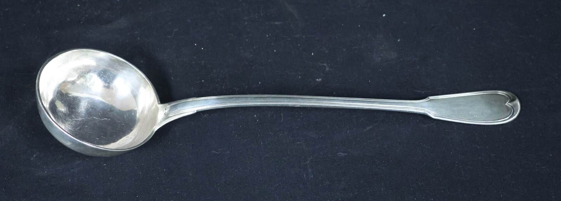 Null Solid silver ladle, filet pattern. Marked Vieille femme Auch 1819-1838. RM &hellip;