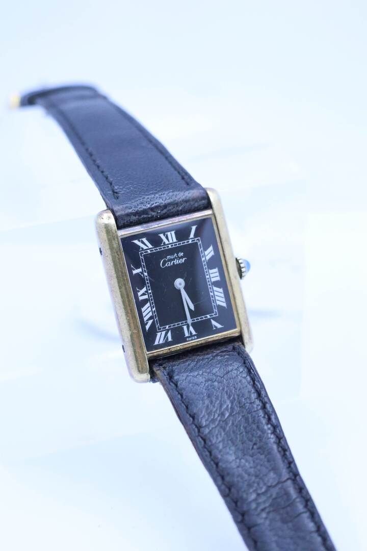 Null "Must de Cartier" Damenuhr, Lederarmband, Vermeil-Gehäuse, nummeriert 6. 00&hellip;