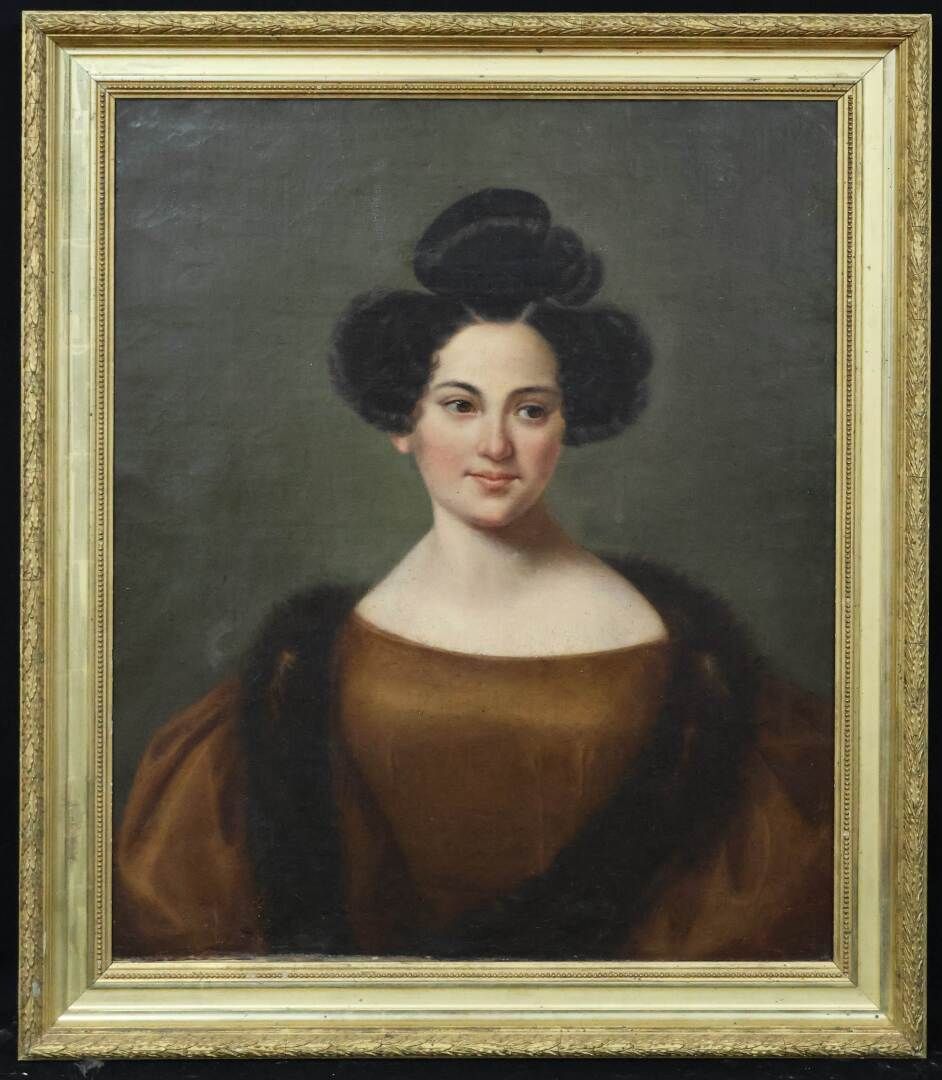 Null Ecole française du XIX° siècle "Portrait de femme à la robe marron" huile s&hellip;