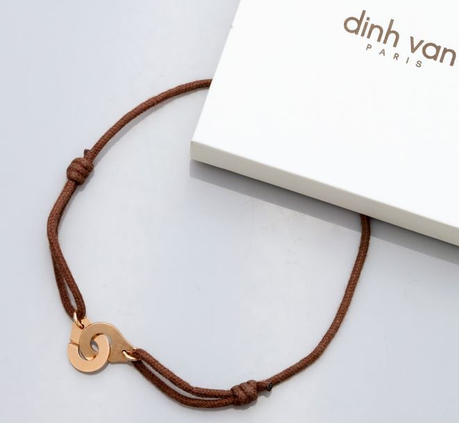DINH VAN DINH VAN, bracelet menottes en or rose 750°/00 (18K), lien en cuir brun&hellip;