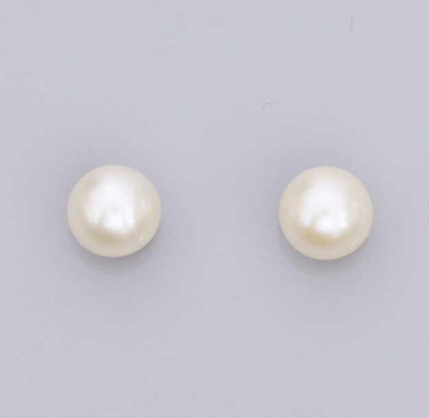   Paire de boucles d'oreilles serties de perles de culture diamètre 7/7.5 mm, ti&hellip;