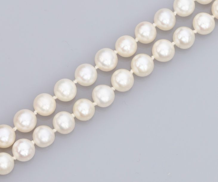   Collier de perles de culture (eau douce) diamètre 6.5/7mm environ, fermoir nav&hellip;