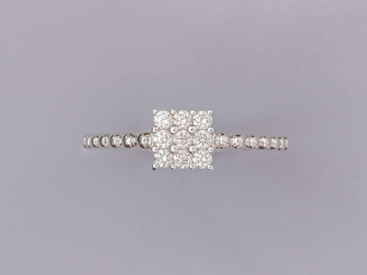 Null Fine bague carrée en or gris 750°/°° (18K),sertie de diamants taille brilla&hellip;