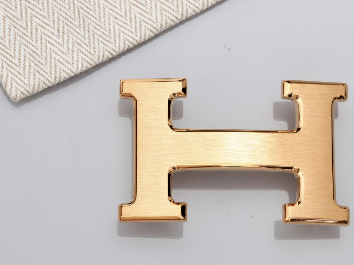 Null HERMES, belt buckle, brushed gold calender. Signed and numbered. For belt L&hellip;
