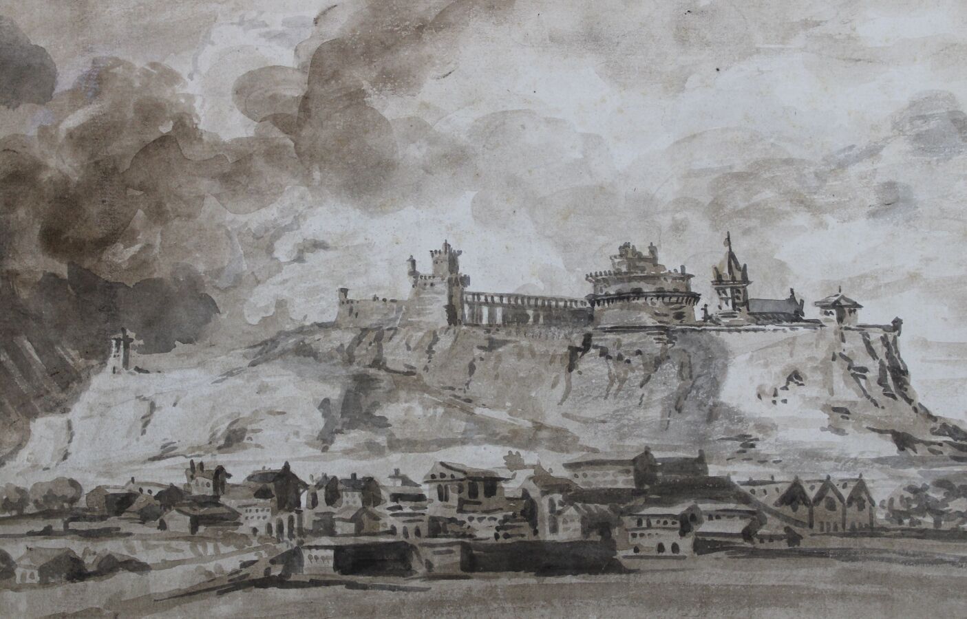 Null 弗拉戈纳-让-奥诺雷（Entourage de）（1732年-1806年）：位于俯瞰城镇的岩石上的防御性建筑。

棕色和灰色水洗。粘在纸板上。钢笔和黑&hellip;