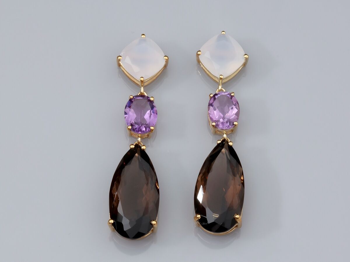 Null Pair of 925 vermeil earrings, each set with a faceted cushion chalcedony, a&hellip;