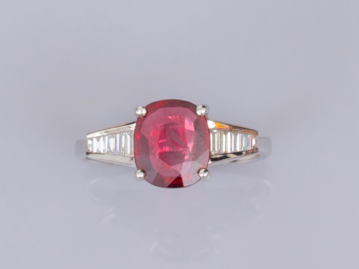 Null Ring in white gold 750°/°°(18K), set with a natural cushion ruby of 2.01 ct&hellip;
